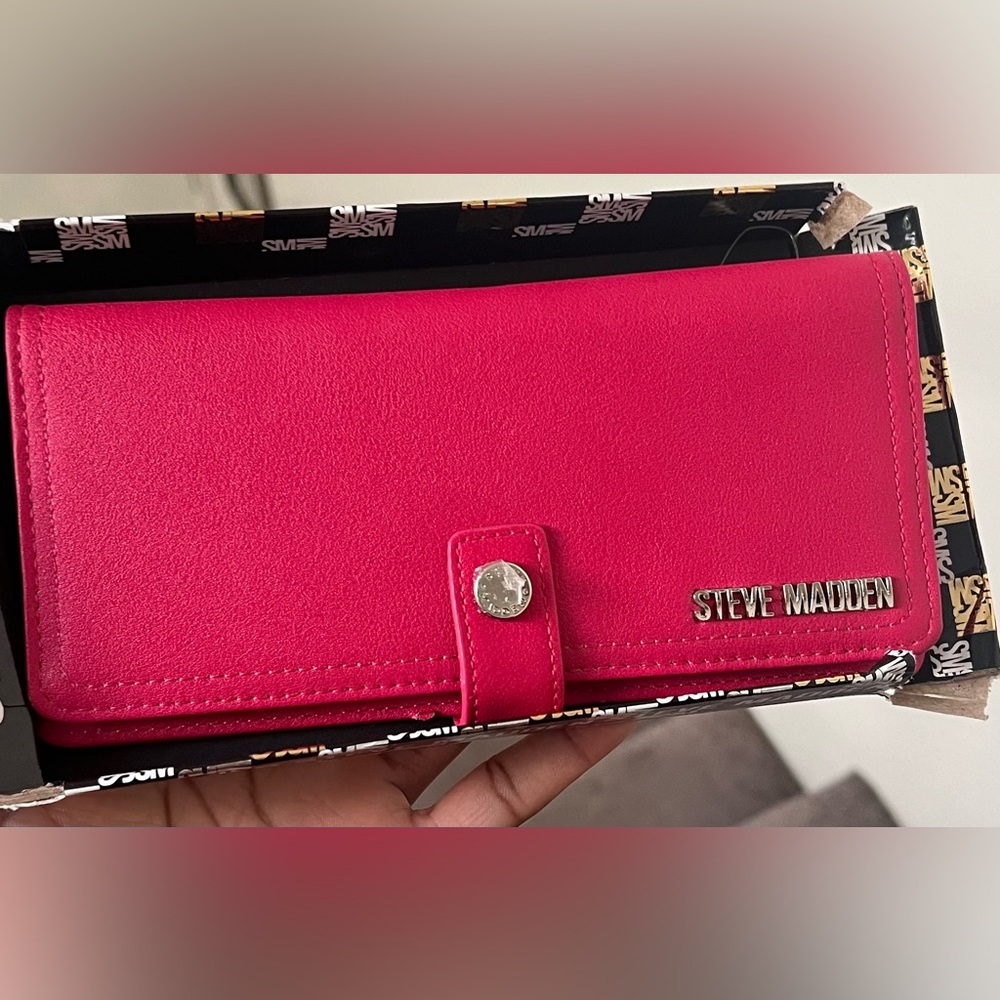 Steve Madden Bi-Fold Wallet